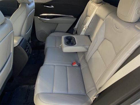 Used 2021 Cadillac XT4 Luxury w/ Cold Weather Package image 18