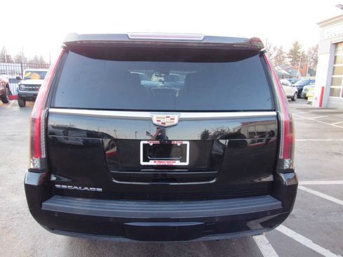 Used 2020 Cadillac Escalade Luxury w/ LPO, Radiant Package image 6