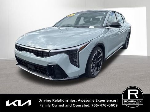 Used 2025 Kia K4 GT-Line w/ GT-Line Premium Package FWD image 1
