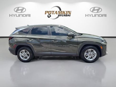 Certified 2025 Hyundai Tucson SE FWD image 4