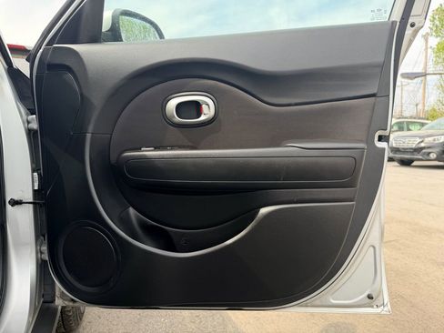 Used 2018 Kia Soul w/ Convenience Package image 25