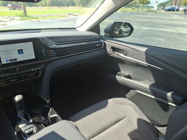 Used 2025 Toyota Camry LE w/ Convenience Package FWD image 11