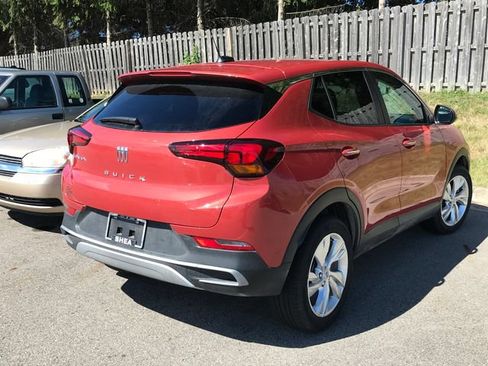 Certified 2024 Buick Encore GX Preferred w/ Comfort Package FWD image 2