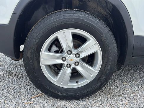 Used 2019 Chevrolet Trax LT w/ LT Convenience Package AWD/4WD image 8