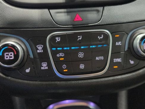 Used 2018 Chevrolet Malibu Premier w/ Premier Sun and Wheel Package FWD image 15