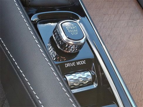 Used 2018 Volvo S90 T6 Inscription w/ Convenience Package image 20