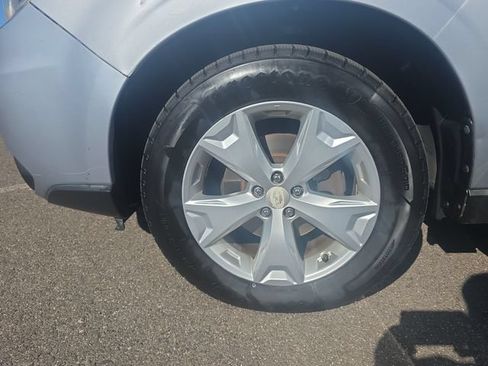 Used 2015 Subaru Forester 2.5i w/ Alloy Wheel Package AWD/4WD image 10