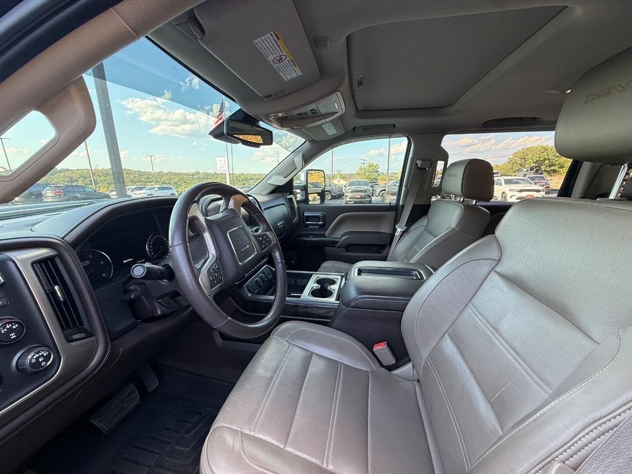Used 2015 GMC Sierra 2500 Denali w/ Duramax Plus Package AWD/4WD image 5