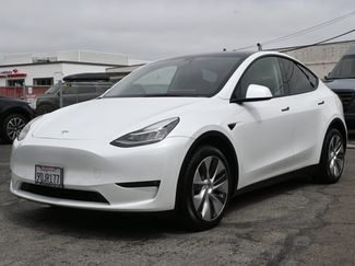 Used 2022 Tesla Model Y Long Range image 1