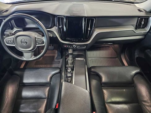 Used 2019 Volvo XC60 T5 Momentum w/ Multimedia Package image 20