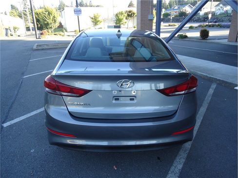 Used 2017 Hyundai Elantra SE FWD image 7