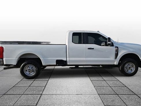 Used 2023 Ford F250 XL w/ XL Chrome Package image 4