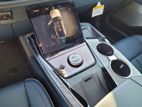 New 2025 Cadillac Escalade IQ Luxury 2 AWD/4WD image 8