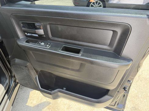 Used 2016 RAM 1500 Express w/ Black Ram 1500 Express Group AWD/4WD image 19