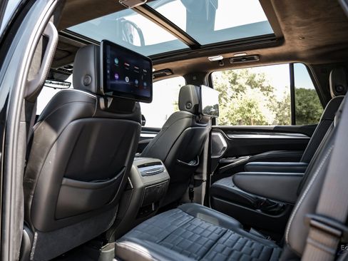 Used 2026 Cadillac Escalade V w/ LPO, ONYX Package AWD/4WD image 79