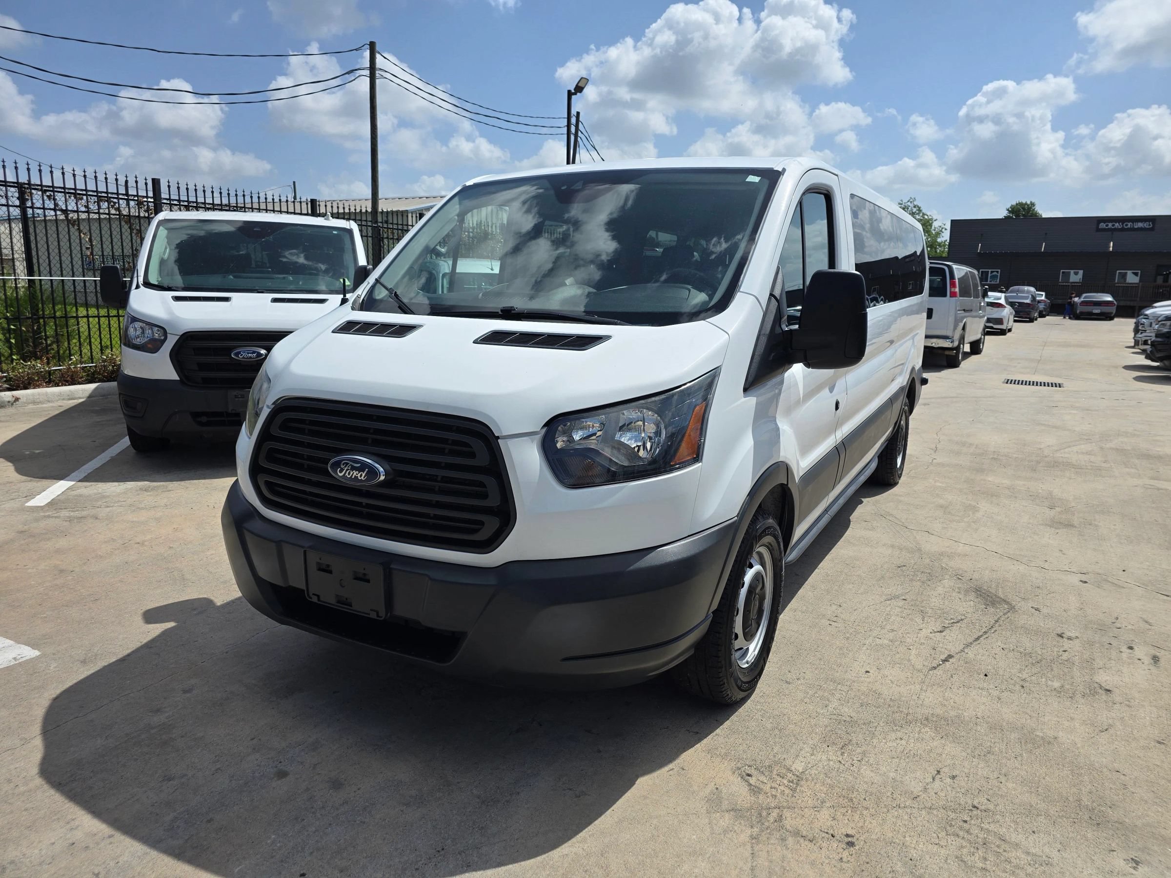 Used 2018 Ford Transit 350 XL RWD image 1