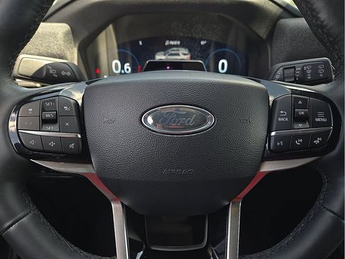 Used 2025 Ford Explorer Platinum w/ Ultimate Package AWD/4WD image 19