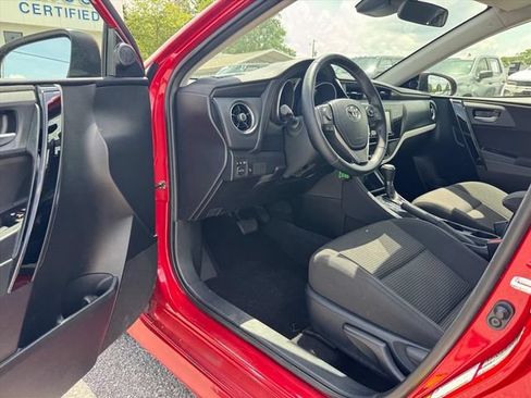 Used 2018 Toyota Corolla iM FWD image 13