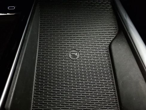 Used 2025 Cadillac Escalade ESV Sport Platinum w/ LPO, Floor Liner Package AWD/4WD image 24