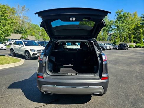 Used 2022 Jeep Cherokee Limited AWD/4WD image 9