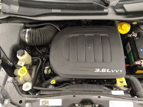 Used 2016 Dodge Grand Caravan SXT FWD image 30