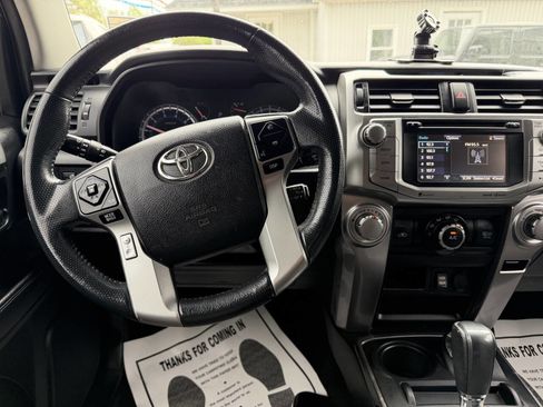 Used 2019 Toyota 4Runner SR5 AWD/4WD image 11
