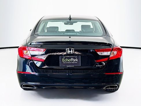 Used 2018 Honda Accord Touring image 7