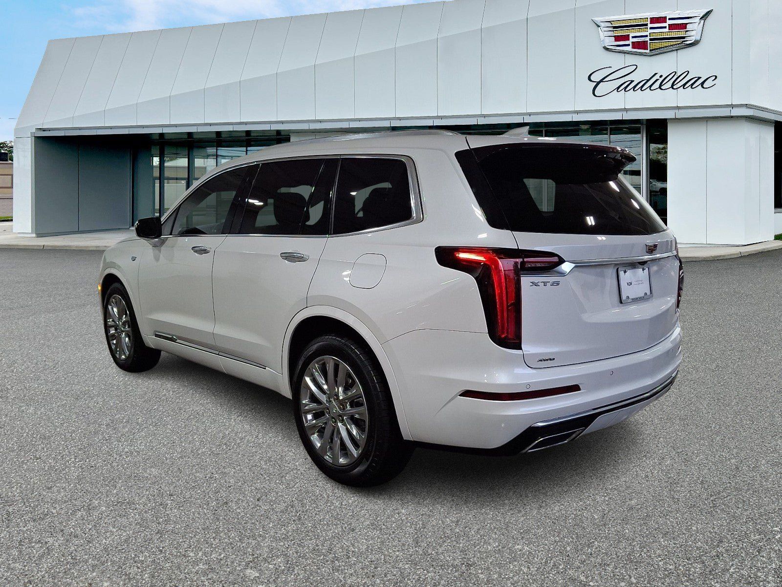 Certified 2023 Cadillac XT6 Premium Luxury AWD/4WD image 3