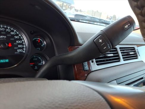 Used 2013 GMC Yukon XL SLT w/ SLT-2 Equipment Package image 22