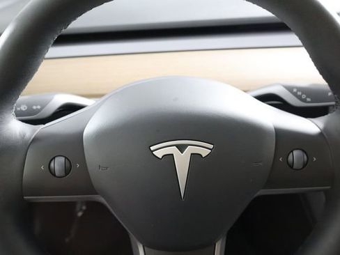 Used 2022 Tesla Model 3 Long Range AWD/4WD image 18