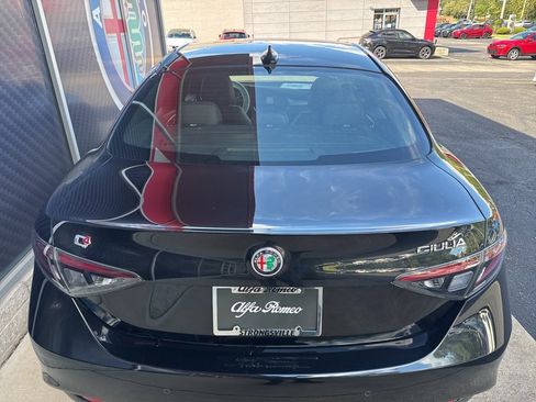 New 2025 Alfa Romeo Giulia AWD w/ Driving Assist Package image 7