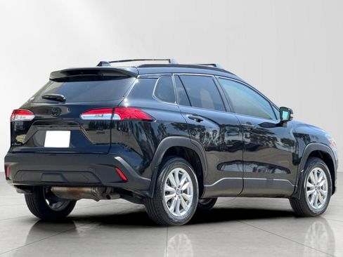 Used 2022 Toyota Corolla Cross LE w/ Moonroof Package AWD/4WD image 3