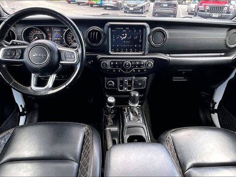 Used 2023 Jeep Gladiator Overland AWD/4WD image 18