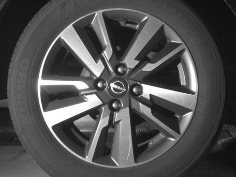 Used 2025 Nissan Versa SV FWD image 18
