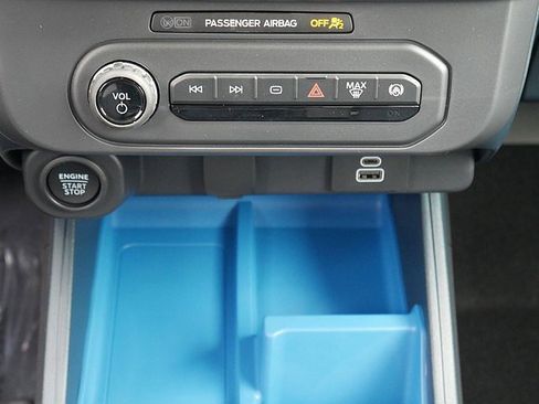 New 2025 Ford Maverick XLT w/ XLT Luxury Package image 20