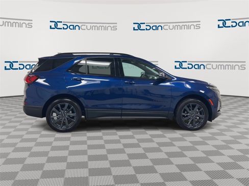 Used 2022 Chevrolet Equinox RS w/ RS Leather Package image 9