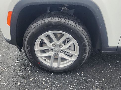 New 2026 Jeep Grand Cherokee L 4WD image 9