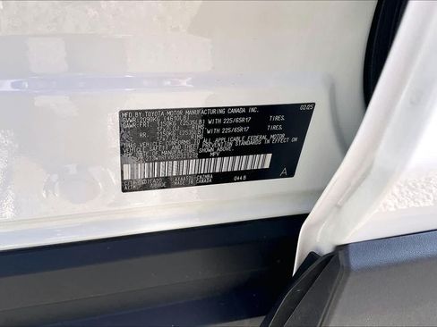 Used 2025 Toyota RAV4 XLE FWD image 34