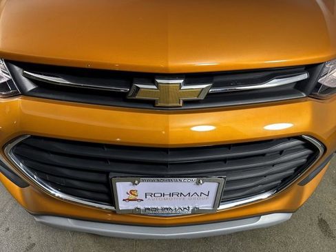 Used 2017 Chevrolet Trax LT w/ Sun & Sound Package image 27