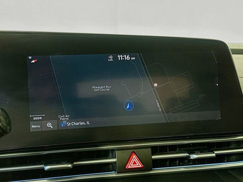 Used 2021 Hyundai Elantra Limited FWD image 6