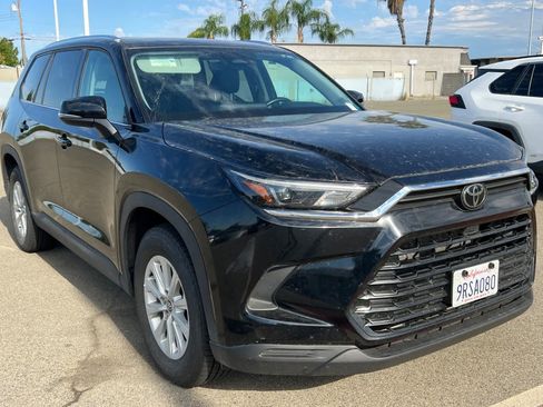 Certified 2025 Toyota Grand Highlander AWD image 3