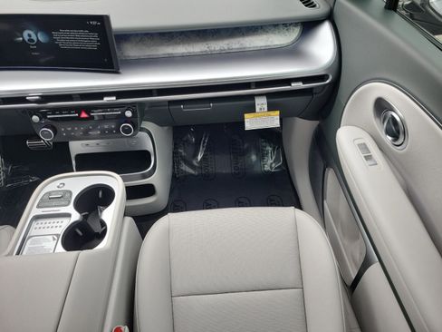 New 2026 Hyundai Ioniq 9 Calligraphy image 17