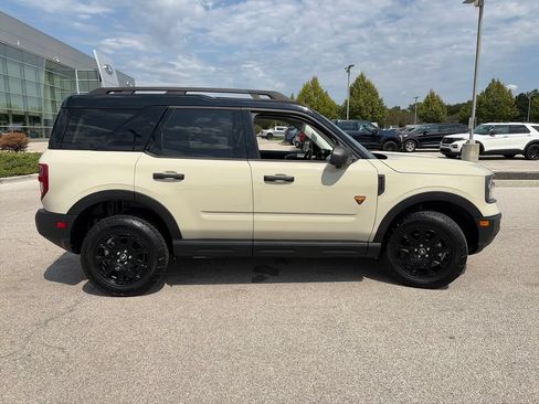 Used 2025 Ford Bronco Sport Badlands AWD/4WD image 8