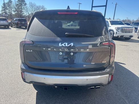 Used 2024 Kia Telluride EX w/ EX Captain's Chair Package image 7