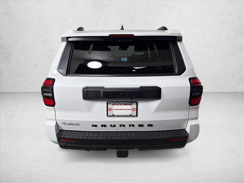 Used 2025 Toyota 4Runner SR5 AWD/4WD image 4
