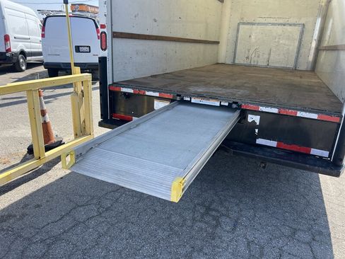 Used 2022 Ford E-350 and Econoline 350 Super Duty RWD image 12