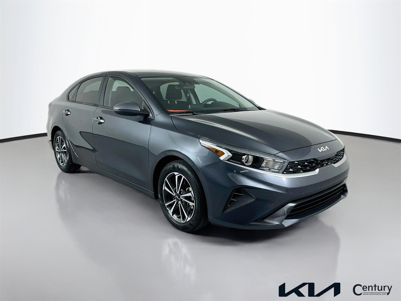 Used 2023 Kia Forte LXS FWD image 3