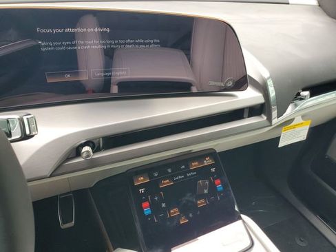 New 2026 Cadillac Vistiq Luxury AWD/4WD image 10