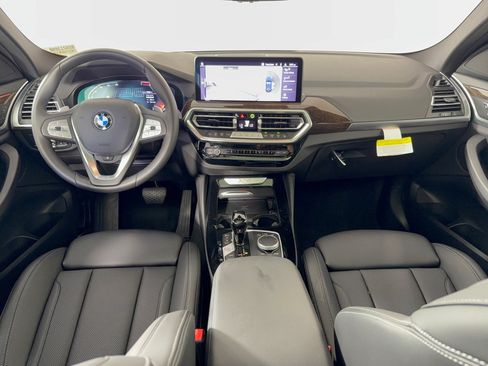 Used 2025 BMW X4 xDrive30i AWD/4WD image 17