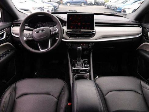 Used 2025 Jeep Compass Limited AWD/4WD image 21